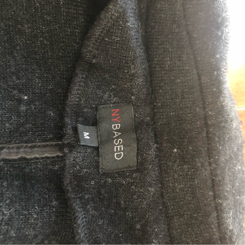Elegant Black Wool Blend Men’s Blazer - Picture 2 of 7